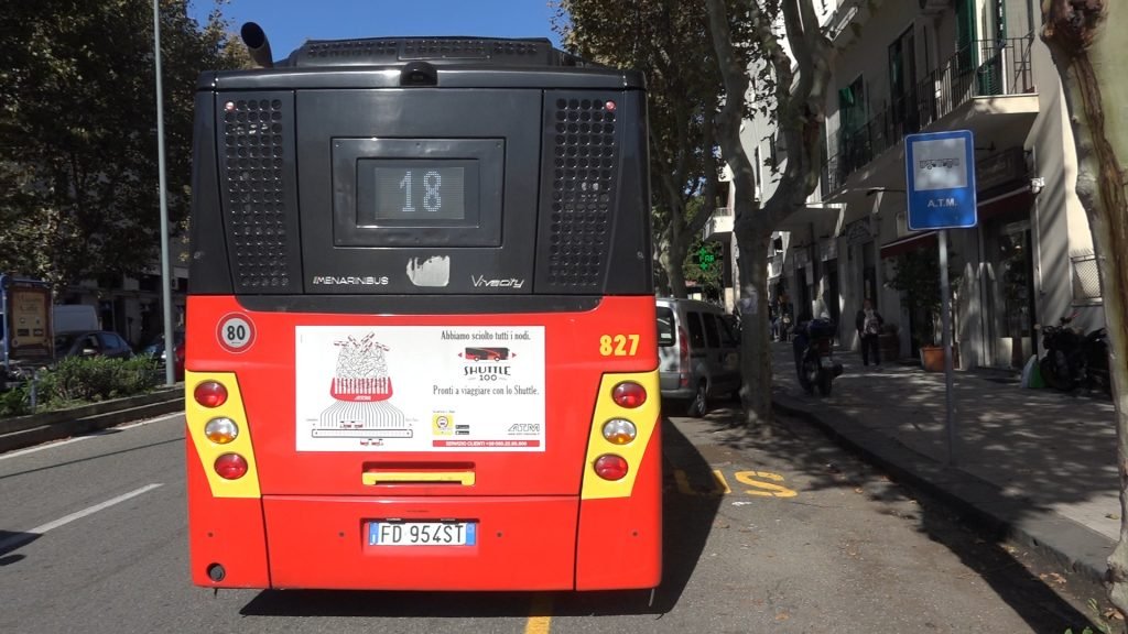 ATM - Quel capolinea pericoloso in via Garibaldi. M5S, "Spostatelo o spostate gli alberi" - LE NOSTRE FOTO 5 capolinea3