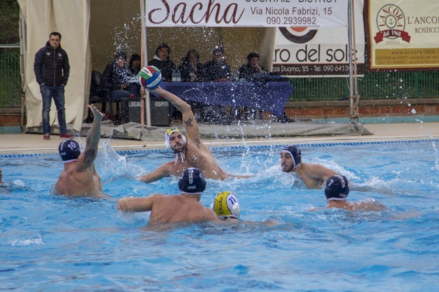 Pallanuoto - Il CUS Unime supera Crotone in casa e torna alla vittoria 1 CUS VS Crotone 1 1