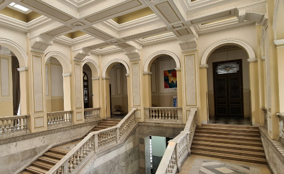 Consiglio Metropolitano, Basile nega la paralisi ma tace sul richiamo della Regione a cui deve rispondere entro il 16 giugno 3 Scalinata di Palazzo dei Leoni