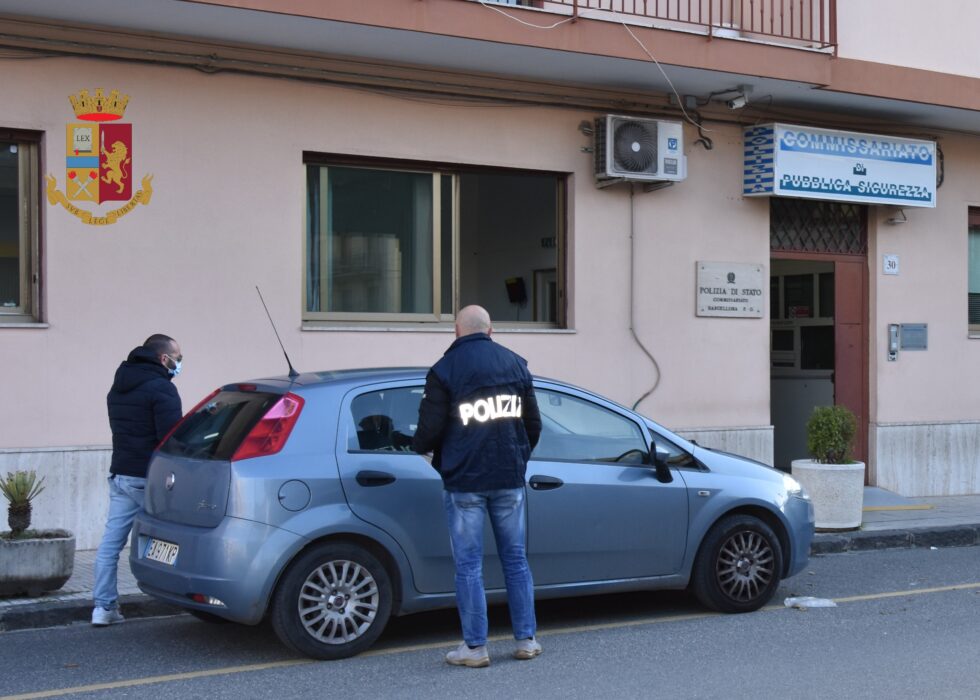 Avevano aggredito e derubato più volte un minore. Dai domiciliari oggi al carcere 1 polizia barcellona