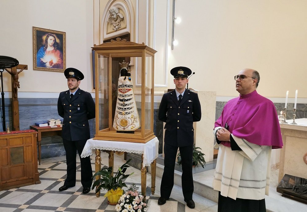 Aeronautica Militare: la Madonna di Loreto vola a Messina. In visita al Teleposto di Messina, la Patrona degli Aviatori. 1 Madonna Loreto allArcivescovato 12