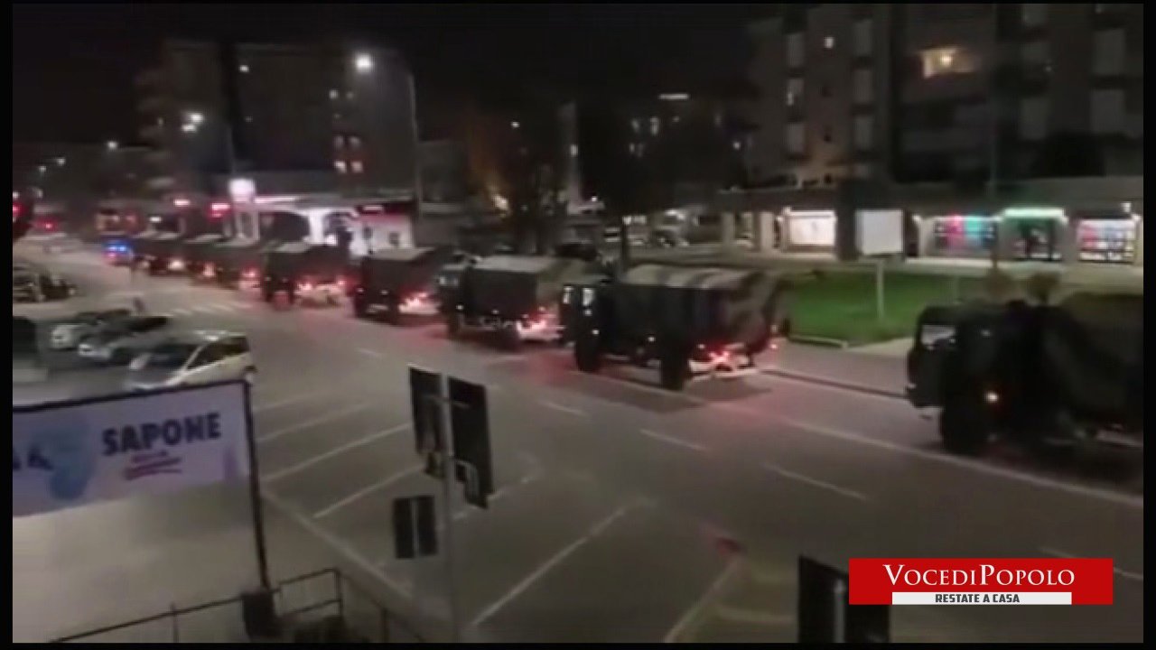 VIDEO - Coronavirus: il corteo dei CADUTI portati via da Bergamo. Nei cimiteri cittadini non c'è posto. 1 caduti bergamo