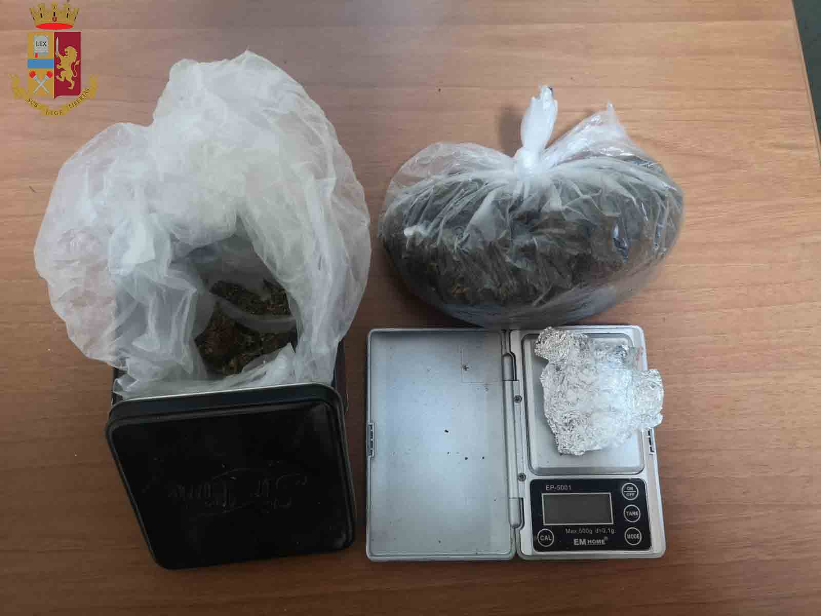 Trentatreenne messinese arrestato dalla Polizia di Stato per droga. 1 Foto sequestro