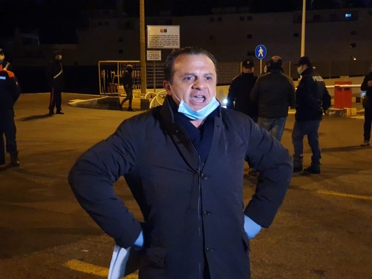 CIG in deroga, Sindaco De Luca (Messina): “Non basta offrire la testa del dirigente, i lavoratori chiedono i soldi".