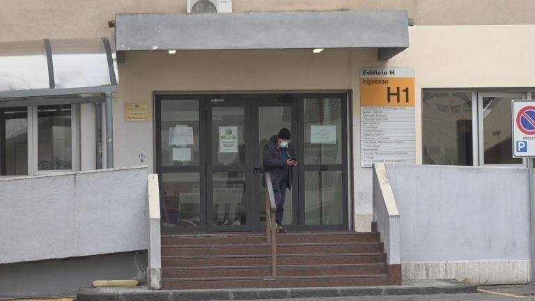 Tragedia al Policlinico di Messina: sulla fatale caduta si indaga per omicidio colposo