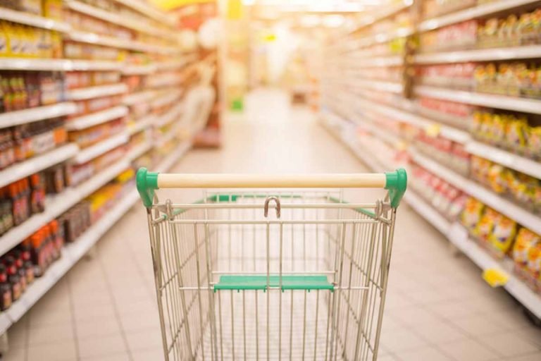 Riesi (Cl) - Sono positivi ma si recano al supermercato per acquisti. Denunciati