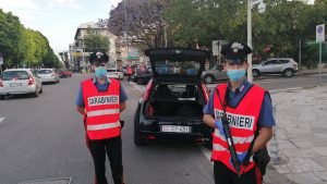 Fase 2 - Messina, accurati controlli dei Carabinieri. No a due persone su scooter e senza mascherina al seguito. 10 controlli cc fase 2 23