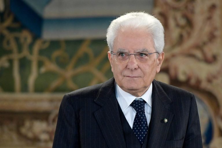 Riaperture - Coprifuoco alle 23 da domani. Mattarella ha firmato il decreto