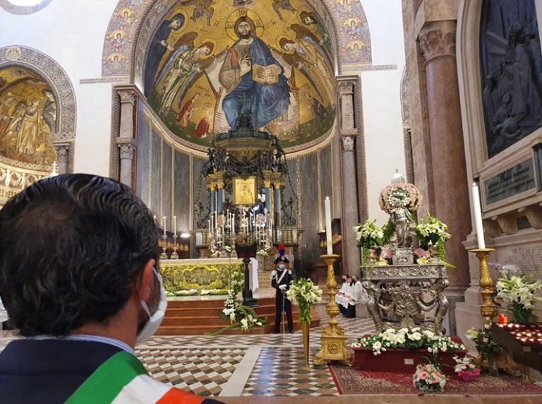 "Della Lettera Madre Regina...." e Cateno c'è. La ricomparsa del Sindaco di Messina