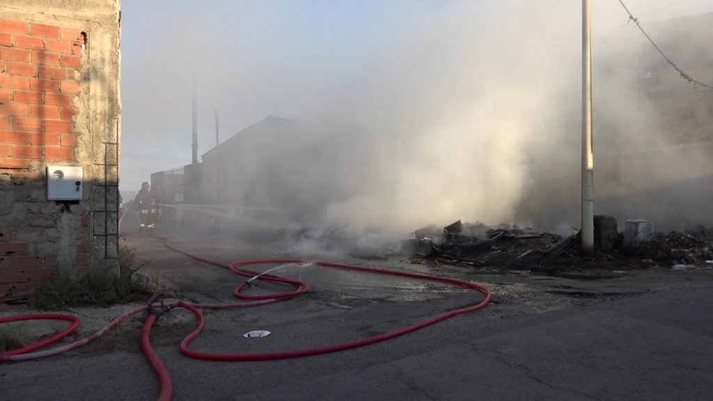 incendio a maregrosso.m2t.00 38 35 14.Immagine002