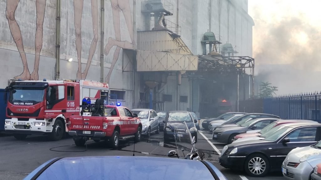 VIDEO - Incendio all'Autoparco Comunale: in fiamme un furgone ed un'auto. Matrice da comprendere. 4 WhatsApp Image 2020 07 02 at 19.58.22 3