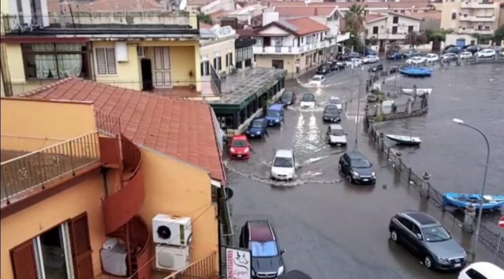 Maltempo: pochi minuti di pioggia e Torre Faro e Ganzirri sono ALLAGATI 3 Screenshot 20200807 114741