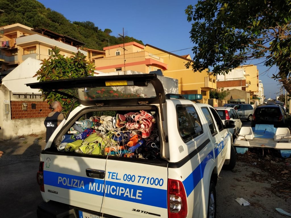 San Saba ed Acqualadroni: sequestrati 168 ombrelloni e 4 sedie installati abusivamente. 15 WhatsApp Image 2020 08 01 at 14.54.09 1