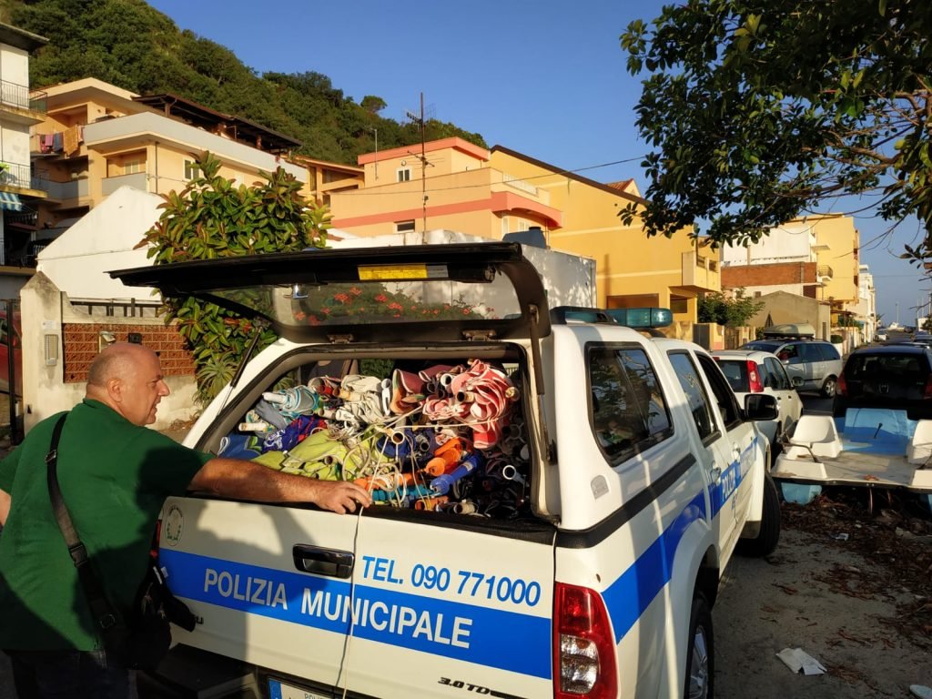 San Saba ed Acqualadroni: sequestrati 168 ombrelloni e 4 sedie installati abusivamente. 2 WhatsApp Image 2020 08 01 at 14.54.09