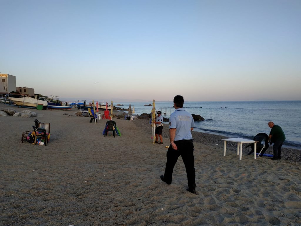 San Saba ed Acqualadroni: sequestrati 168 ombrelloni e 4 sedie installati abusivamente. 9 WhatsApp Image 2020 08 01 at 14.54.11