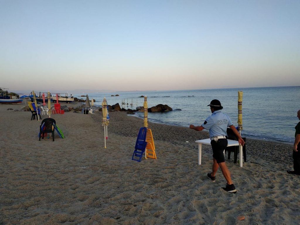 San Saba ed Acqualadroni: sequestrati 168 ombrelloni e 4 sedie installati abusivamente. 7 WhatsApp Image 2020 08 01 at 14.54.11 2
