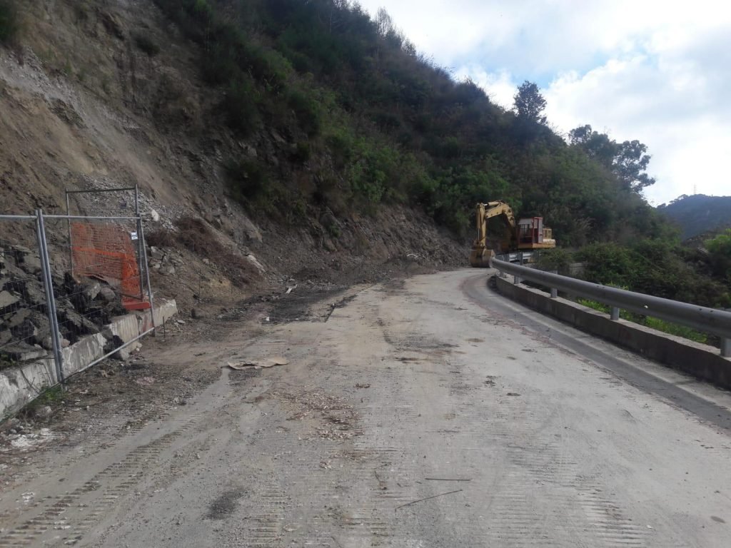 VIDEO DEI LAVORI - Strada per Portella: lavori irresponsabilmente fermi e comunità abbandonate 3 WhatsApp Image 2020 08 01 at 17.31.10 1