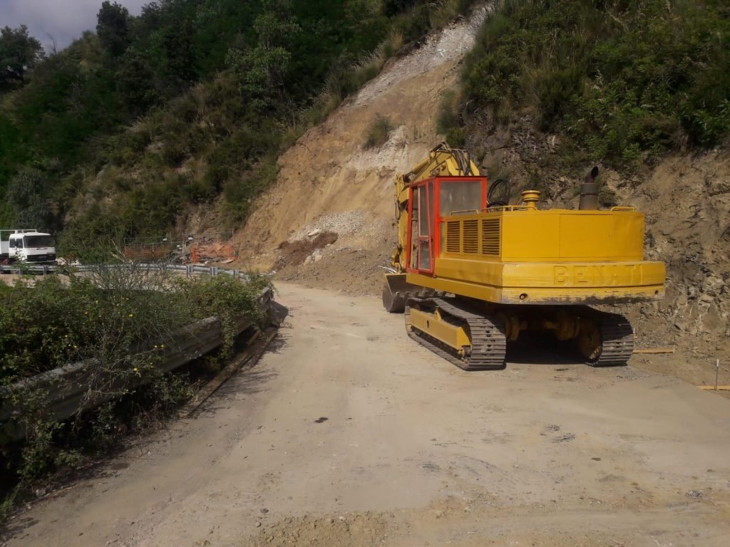 VIDEO DEI LAVORI - Strada per Portella: lavori irresponsabilmente fermi e comunità abbandonate 4 WhatsApp Image 2020 08 01 at 17.31.10