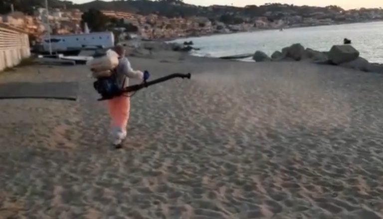 Sanificazione delle spiagge, Argento: "Ancora una volta De Luca ha messo in imbarazzo la città"