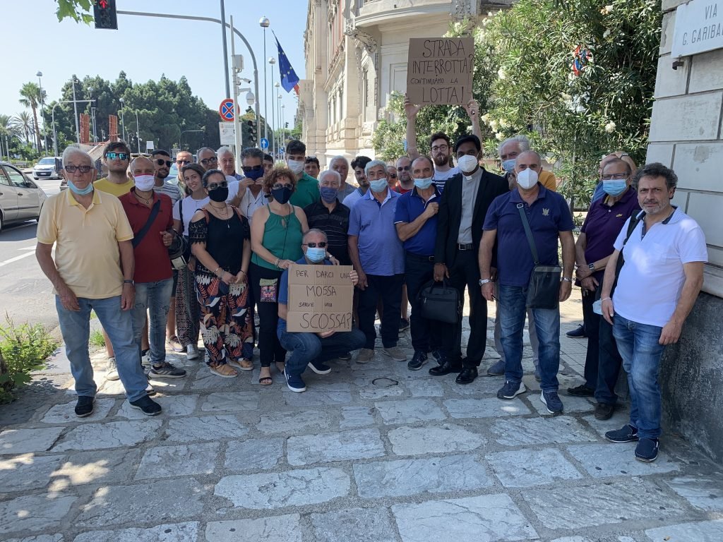 VIDEO DEI LAVORI - Strada per Portella: lavori irresponsabilmente fermi e comunità abbandonate 5 foto del 10 agosto