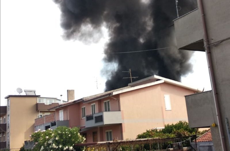 Torregrotta: in fiamme deposito. Intervenuti i vigili del fuoco 1 IMG 20200911 114258