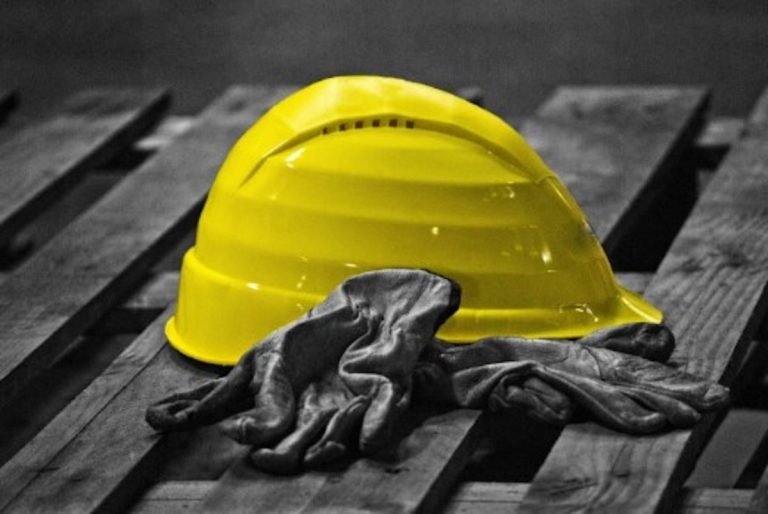 FENEALUIL - Morti sul lavoro, una carneficina silenziosa: in edilizia è una giungla