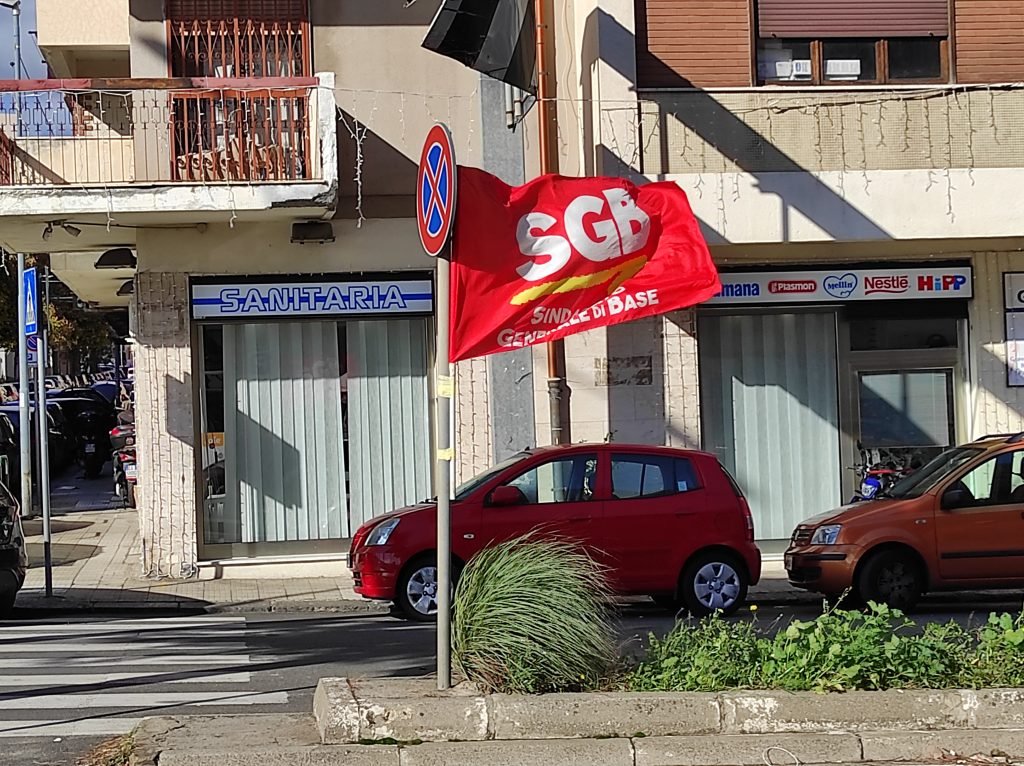 ATM - La protesta degli addetti alle pulizie dei bus, "Cinque minuti a mezzo e senza sanificazione preventiva" 6 IMG 20201202 111740