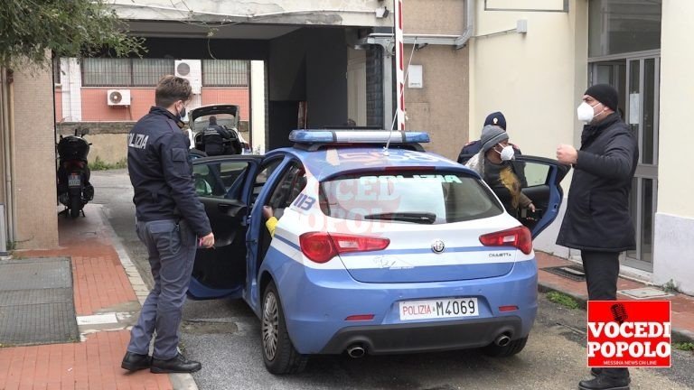VIDEO - Messina - Due donne fuggono all'alt della Radiomobile della municipale. Fermate e consegnate alla Giudiziaria