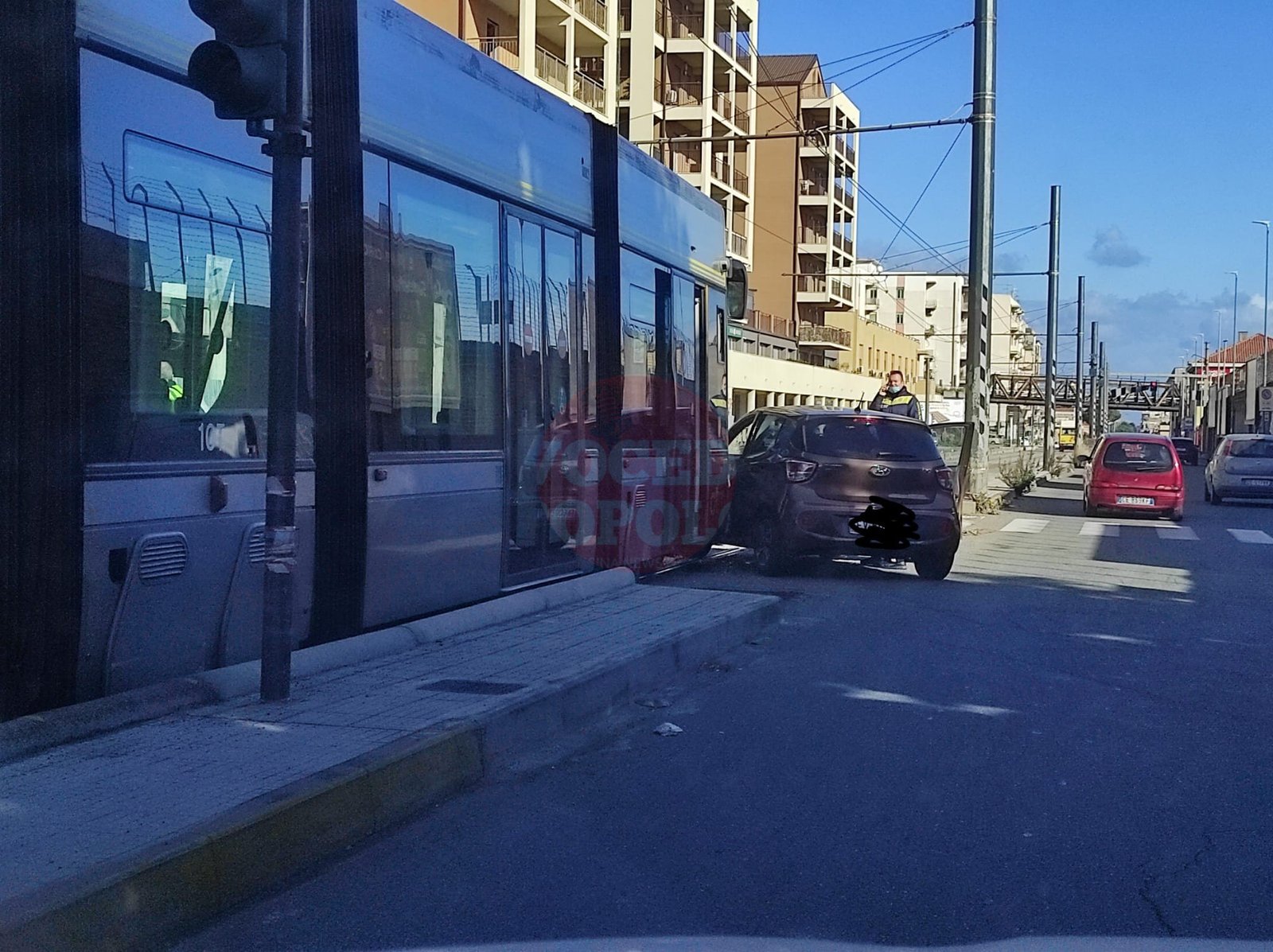Auto contro tram in via Bonino. Sospeso il servizio per breve tempo, adesso normalizzato 1 WhatsApp Image 2021 01 13 at 11.43.01