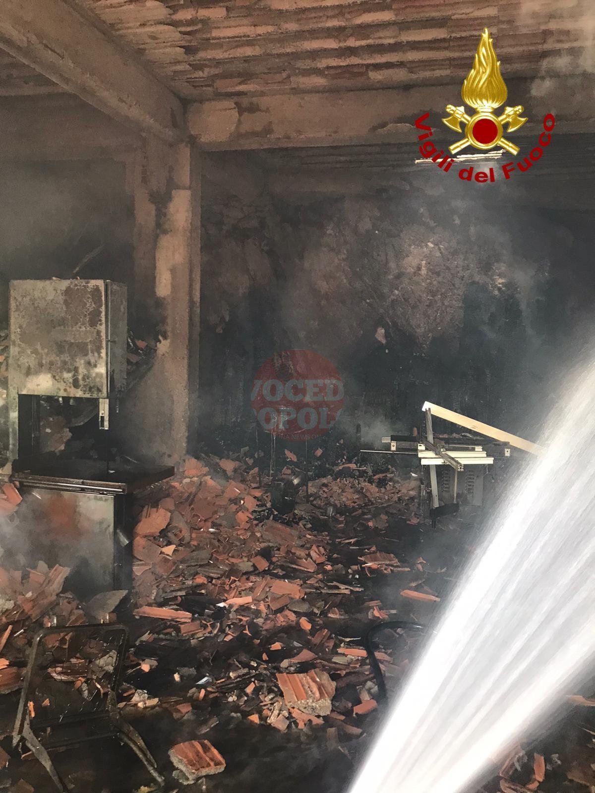 33B9CF38 8641 4E40 B484 B931E46F7164