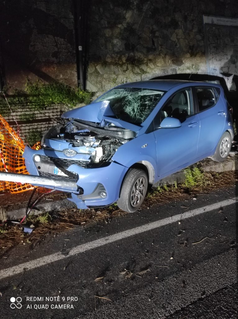 Incidente sulla Panoramica. Lievemente ferito un giovane, sanzionato dai motociclisti della Municipale per violazione del Dpcm 5 WhatsApp Image 2021 03 20 at 07.23.43 4