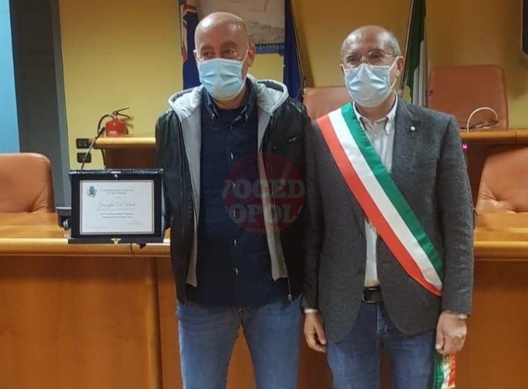 Viviana e Gioele - L'ex Carabiniere che trovò la salma di Gioele riceve targa di ringraziamento dal Sindaco di Capo d'Orlando