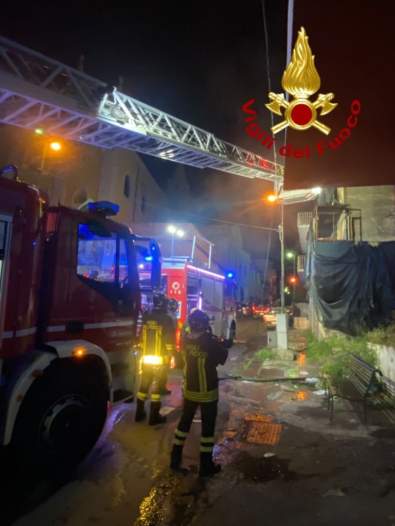 EF5F9FD9 DDE8 402D BBB0 28672E1F85D8