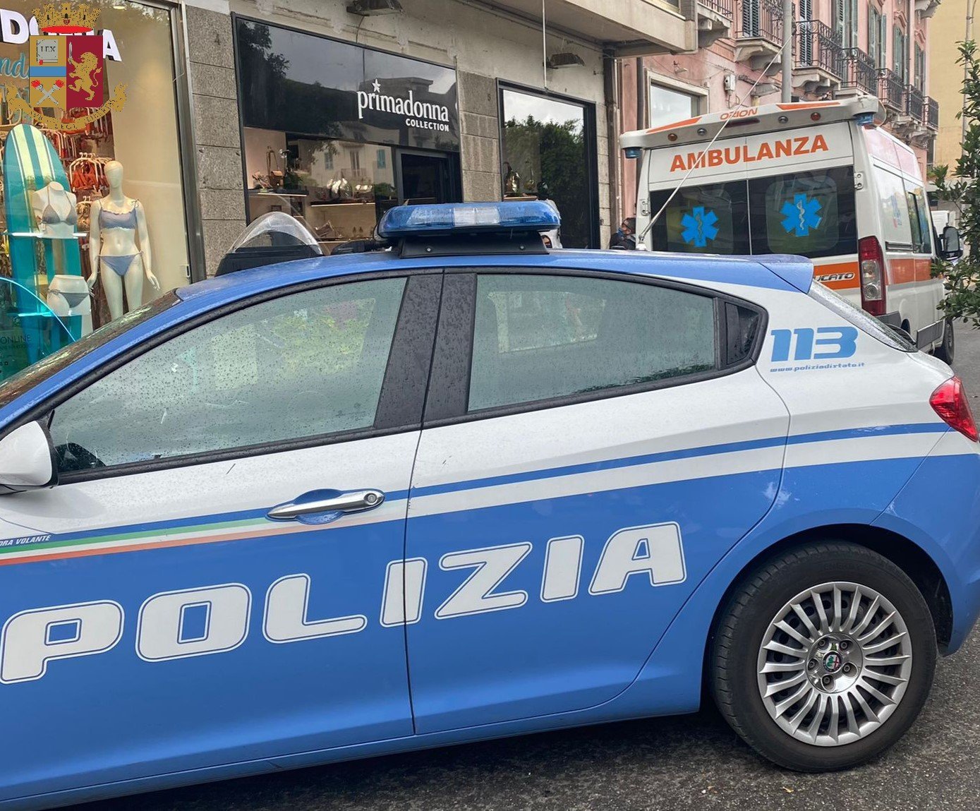 Messina - Sorpresa a rubare in un negozio del centro, aggredisce la commessa per guadagnarsi la fuga. La Polizia di Stato arresta cinquantatreenne. 1 1