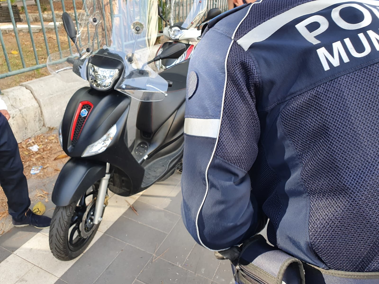 Corso Cavour: scooter investe due pedoni su strisce pedonali 2 IMG 20210528 WA0014