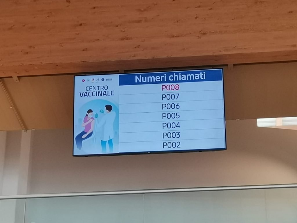 Milazzo (Me) - Inaugurazione del punto vaccinale all'interno del centro commerciale Parco Corolla 19 WhatsApp Image 2021 05 17 at 10.35.31