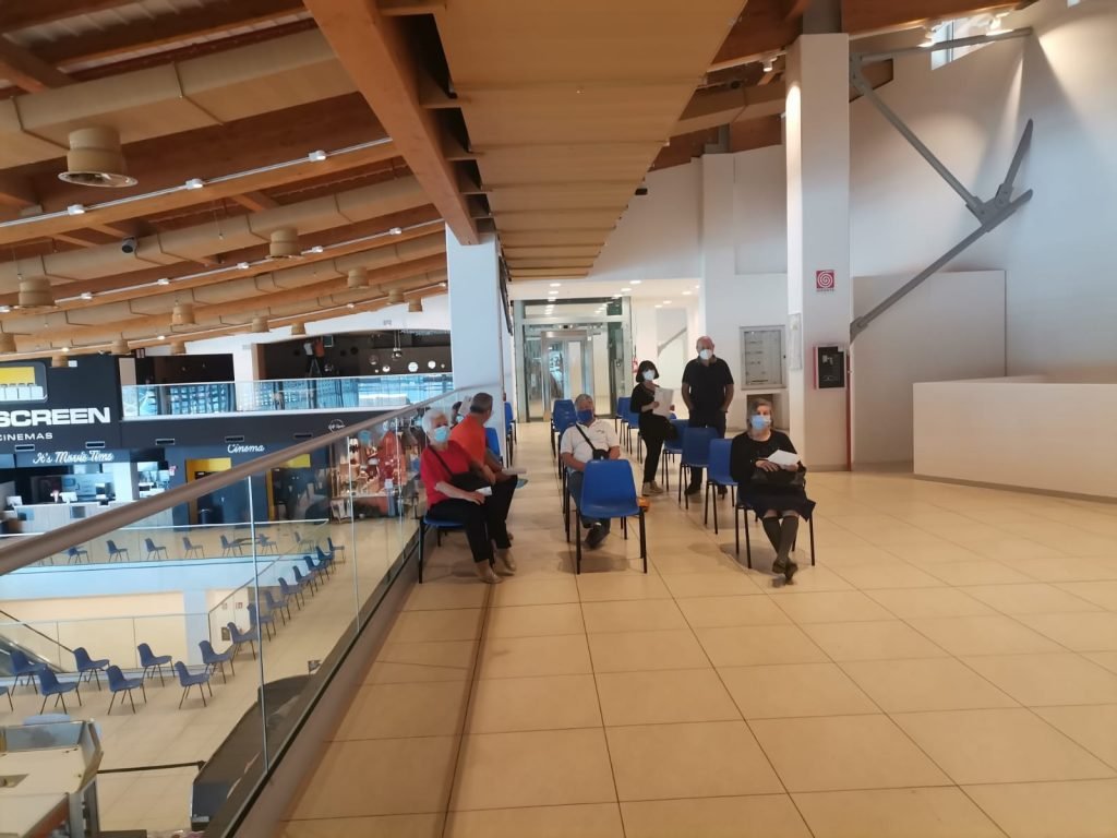 Milazzo (Me) - Inaugurazione del punto vaccinale all'interno del centro commerciale Parco Corolla 7 WhatsApp Image 2021 05 17 at 10.35.35 2