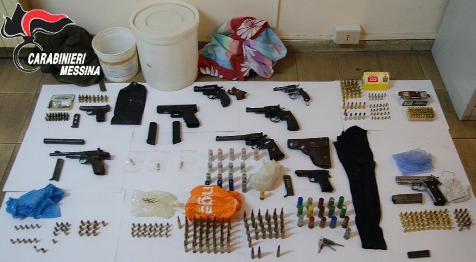 Armi sequestrate luglio 2015 CC Barcellona