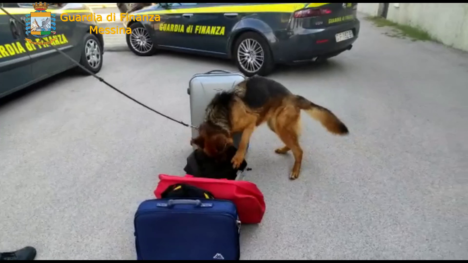 Messina: fermato su un autobus dal nord con 3 chili di droga nello zaino 1 vlcsnap 2021 06 16 08h14m06s022