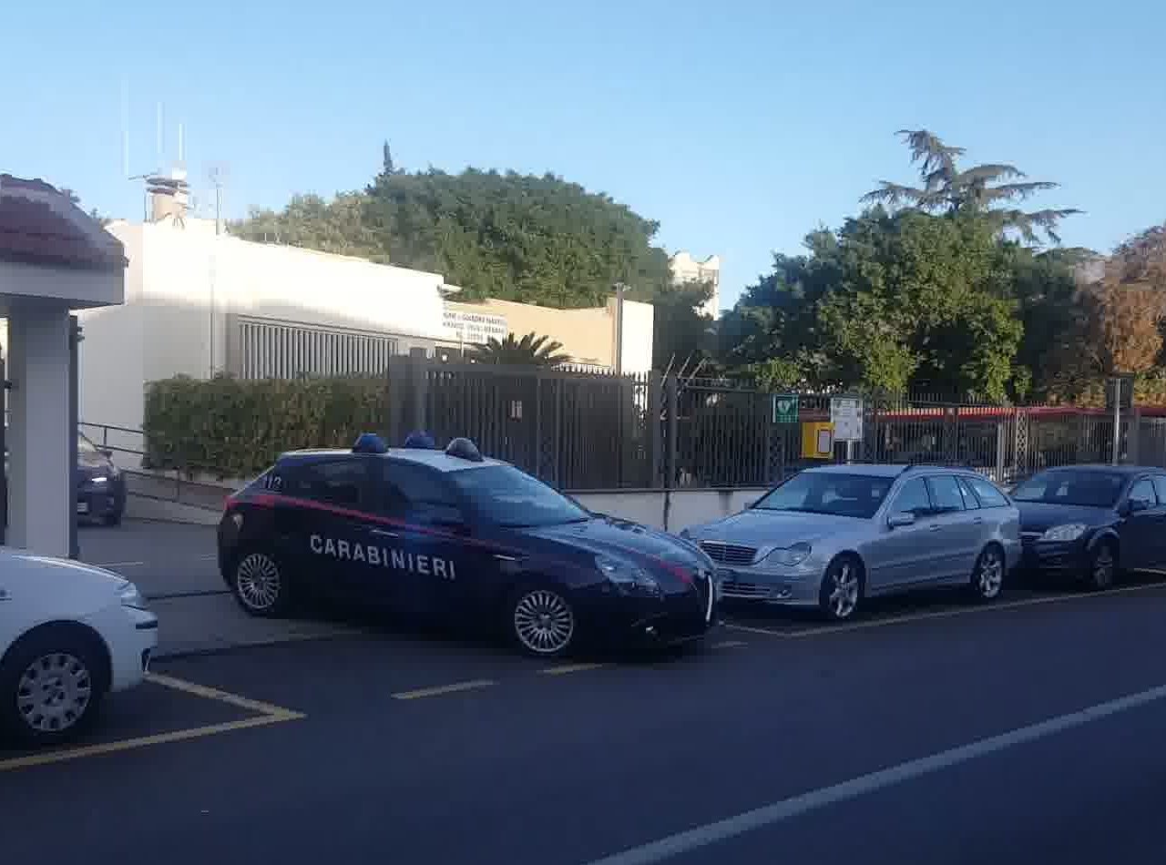 Giardini Naxos e Santa Teresa di Riva (ME): Carabinieri, due denunce e sospensione temporanea dell’attività di un esercizio commerciale. 1 CC GIARDINI