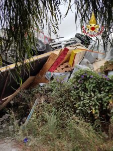 F0A516DC 7FE9 42E3 9157 E1F475E79C3E