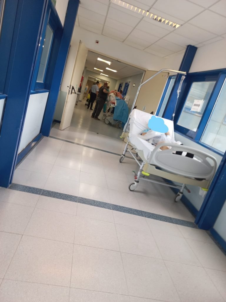 Agrigento, Pullara (ARS) fotografa lo scenario del pronto soccorso: Mancano personale e attrezzature, pazienti su una sedia per oltre 30 ore. 5 Inkedpo ag 1 LI