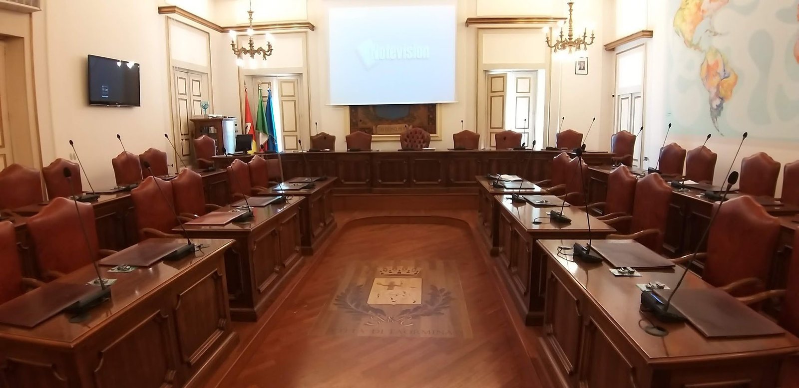 Dissesto Comune di Taormina, CSA "Assordante silenzio sul futuro di lavoratori e città. Convocata per il 30 agosto assemblea in sala consiliare" 1 taormina