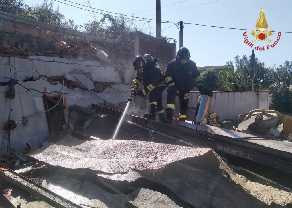 Esplosione di Fondachello Valdina: non ancora stabilito se vittime sotto macerie 3 1632233784241