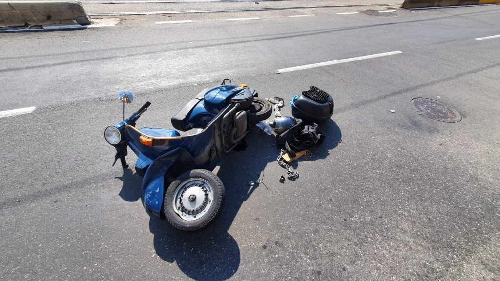 Scontro auto-scooter in via Bonino. In codice rosso lo scooterista 3 IMG 20210913 WA0004