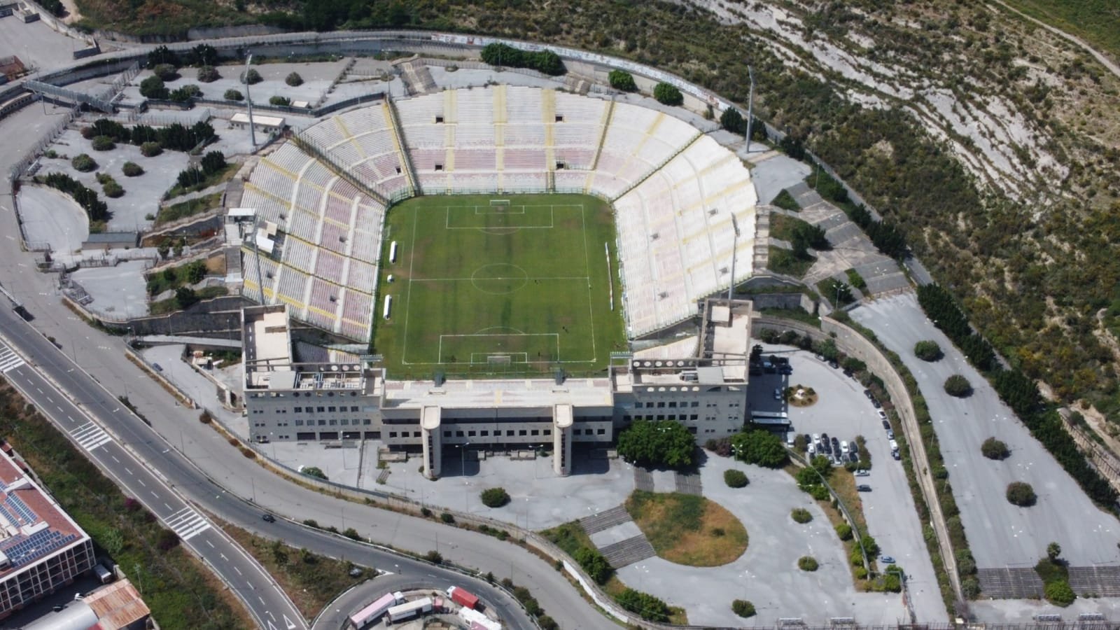 Libero Gioveni, "Parcheggi a pagamento stadio San Filippo: scelta azzardata e inopportuna! Si revochi subito il provvedimento!" 1 campo stadio8