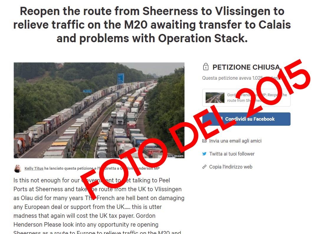 Camionisti e "no green pass" - Dovevano "bloccare l'Italia", ma è stato un FLOP clamoroso. Come la foto... del 2015 1 fake foto