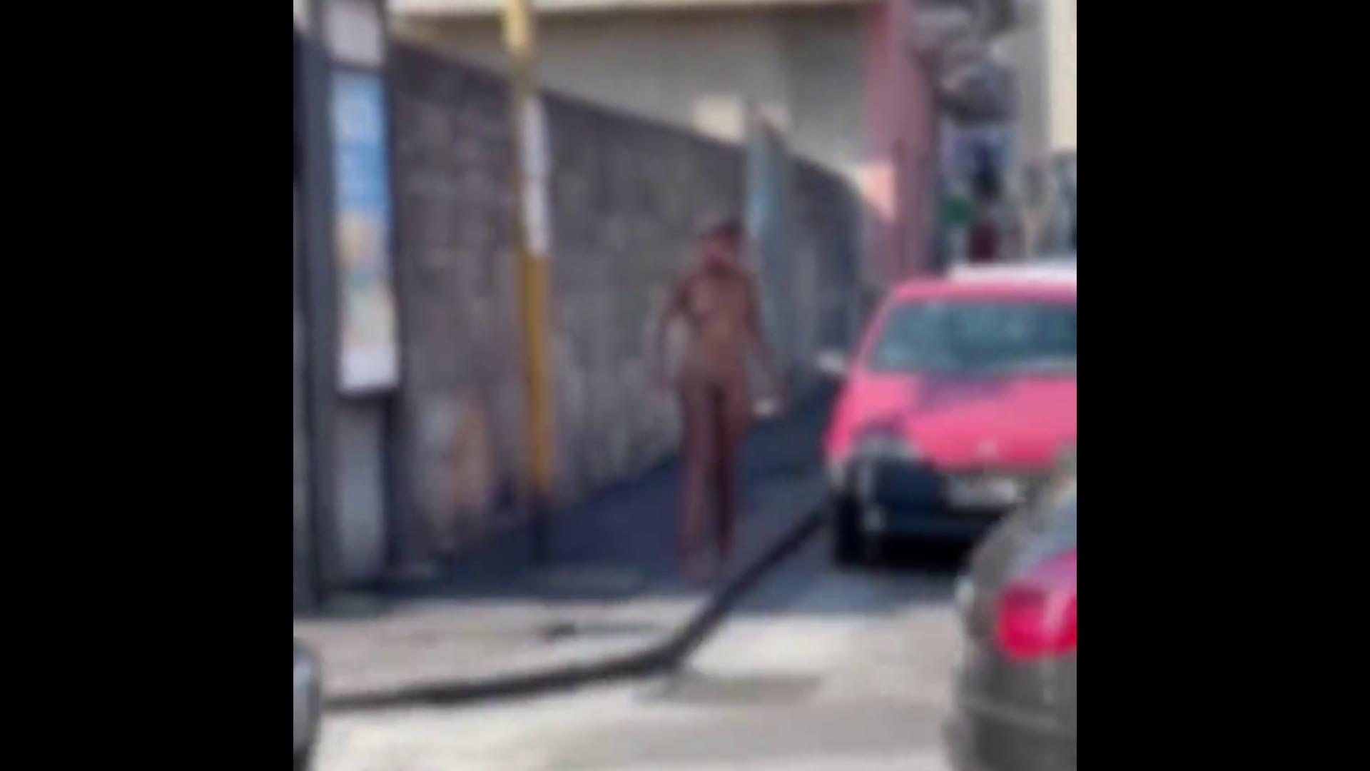 VIDEO - Catania: nuda per strada "Il mio ragazzo mi ha violentata" ma non c'è traccia di violenza 1 nuda per strada catania