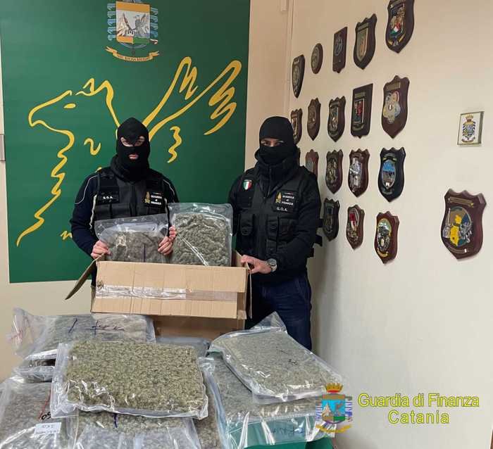 Catturato a Valencia latitante ricercato dalla Procura di Catania per traffico di stupefacenti 1 operazione scico 25 maggio catania