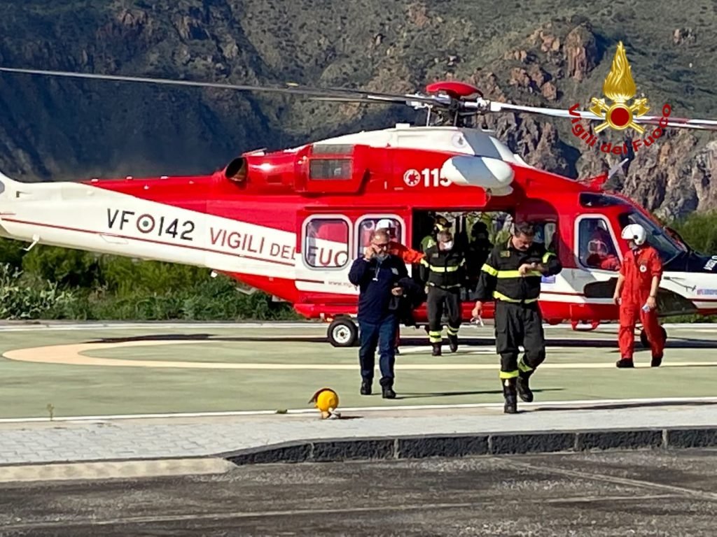 Isola di Vulcano: riunione plenaria presso la sede INGV per il monitoraggio del cratere e delle emissioni 5 FD08851F 82EC 443F ABAB 223ACC53DC6B